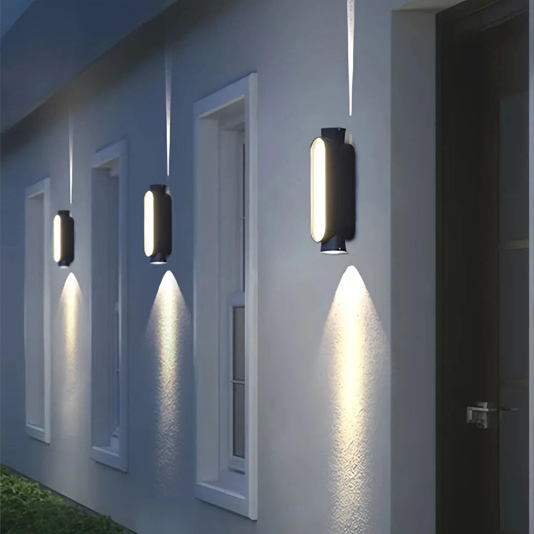 Applique esterna moderna a LED con tripla emissione luminosa nera per portico