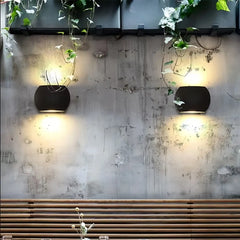 Applique bidirezionale da esterno a LED dal design moderno con finitura nera opaca per ingresso