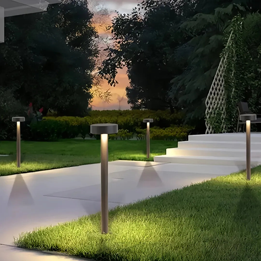 Paletto luminoso da giardino LED stile minimal nero con testa a disco