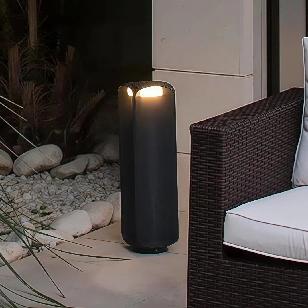 Paletto da giardino a LED dal design moderno con diffusore in vetro satinato