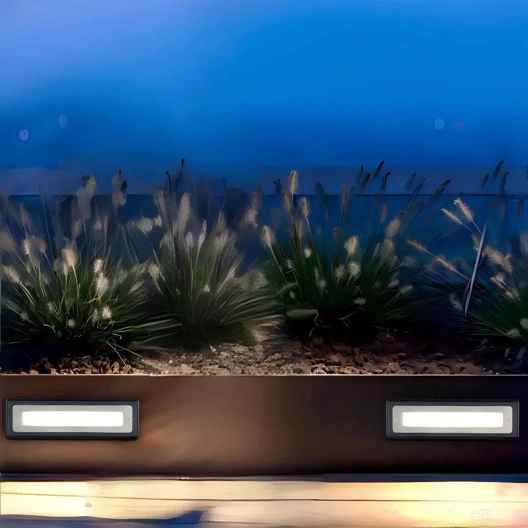 Segnapasso da incasso minimal LED rettangolare finitura grigio opaco