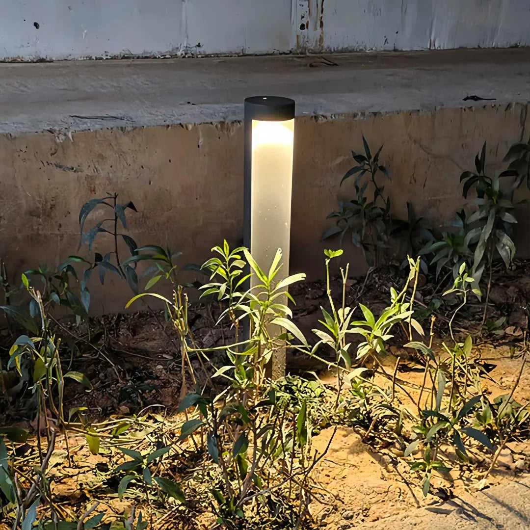 Paletto a LED da giardino nero dal design minimalista a colonna antiriflesso