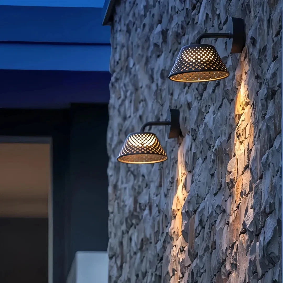 Applique per esterno moderne LED in metallo traforato IP65