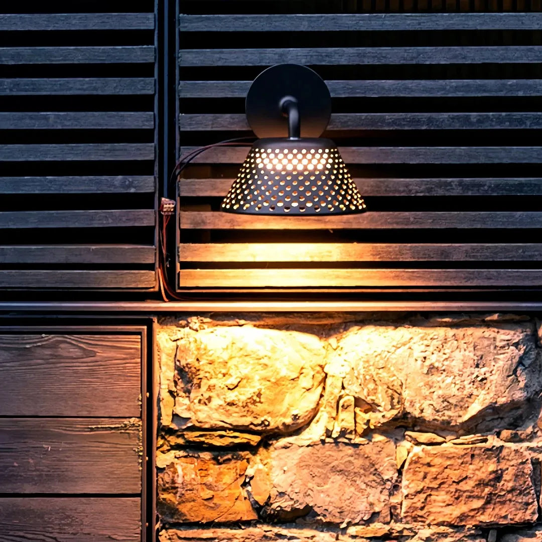 Applique per esterno moderne LED in metallo traforato IP65