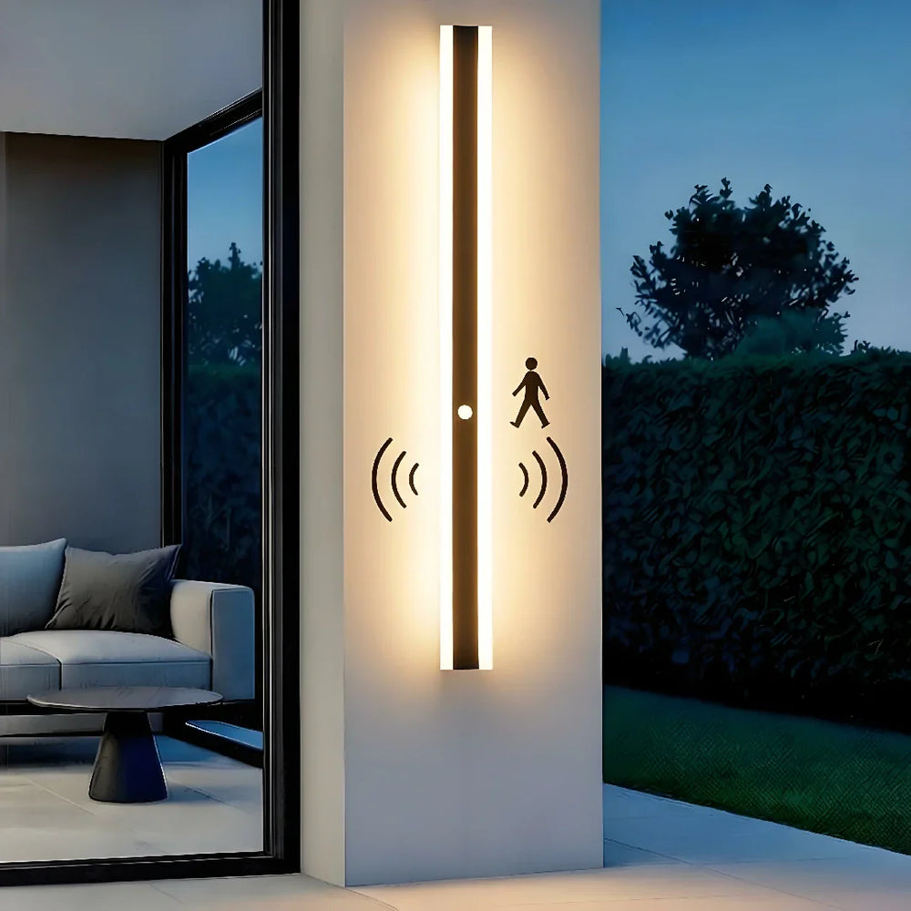 Applique barra da esterno LED con sensore di movimento minimal in metallo nero