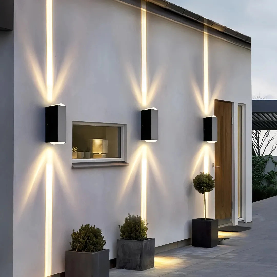 Applique da esterno doppio fascio luminoso LED rettangolare nero per balcone minimal