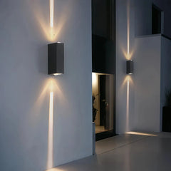Applique da esterno doppio fascio luminoso LED rettangolare nero per balcone minimal