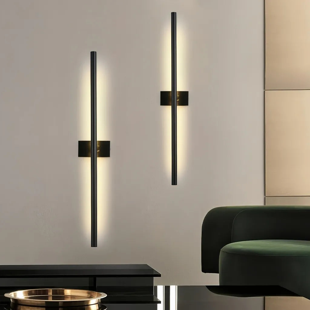 Applique LED orientabile in metallo dal design lineare dimmerabile per soggiorno