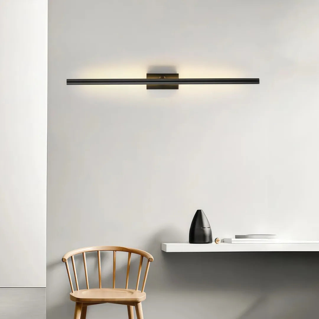 Applique LED orientabile in metallo dal design lineare dimmerabile per soggiorno