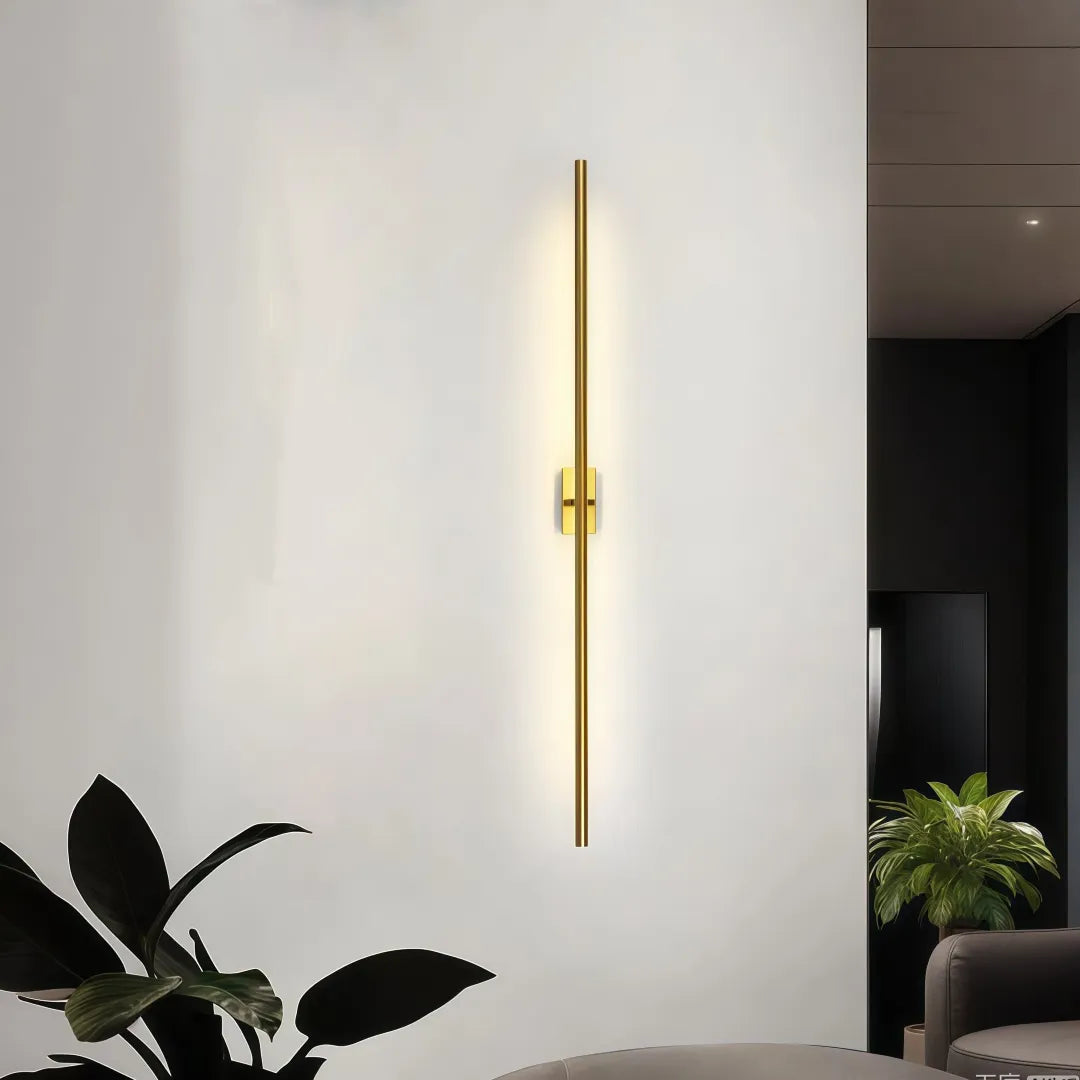 Applique LED orientabile in metallo dal design lineare dimmerabile per soggiorno