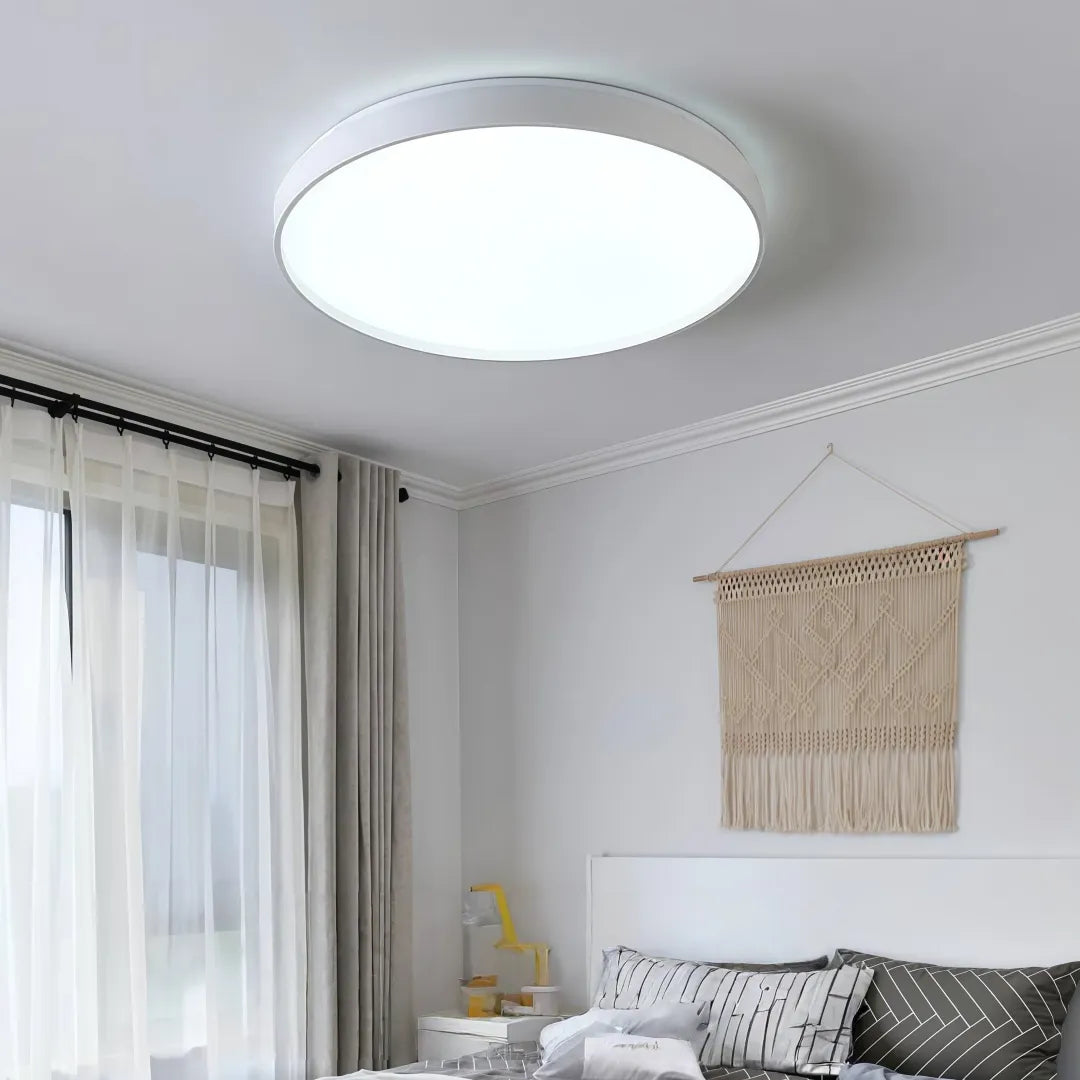 Plafoniera LED circolare dimmerabile dal design minimal per camera da letto