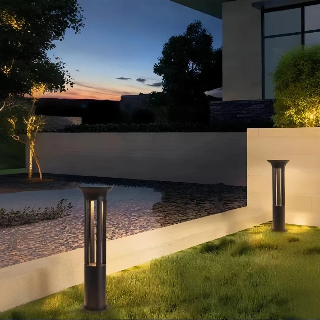 Paletto solare LED da giardino cilindrico nero con illuminazione su 4 lati e design moderno
