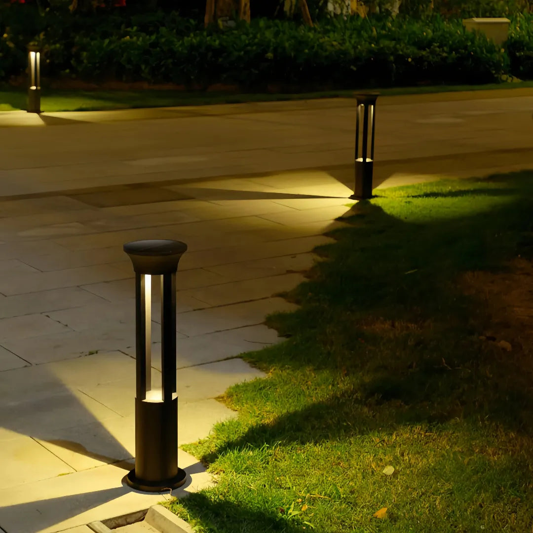 Paletto solare LED da giardino cilindrico nero con illuminazione su 4 lati e design moderno