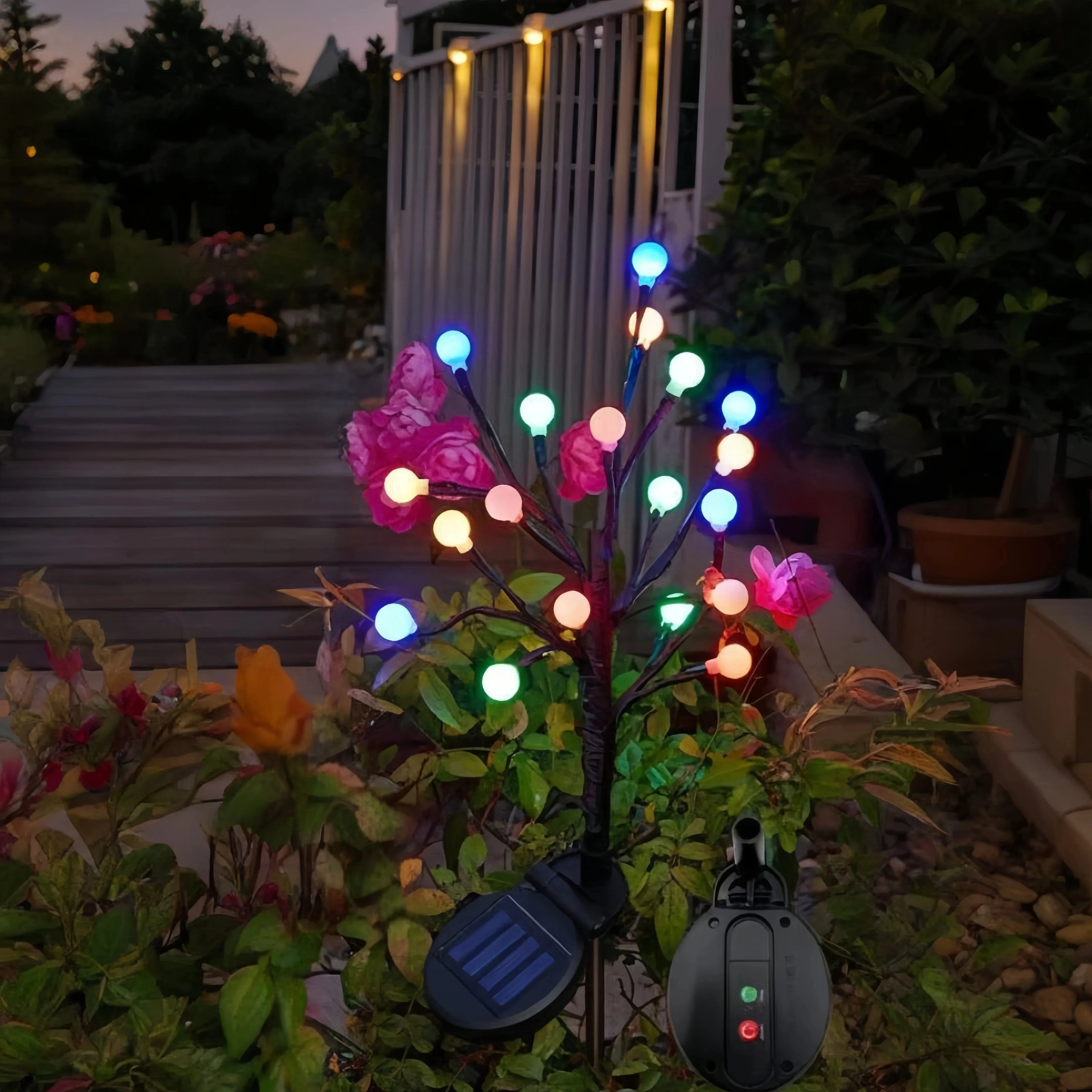 Lampada decorativa da esterno solare a LED con picchetto e rami regolabili per giardino