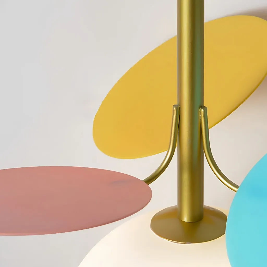 Lampada a sospensione con globo in vetro dal design moderno da comodino