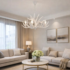 Lampadario con corna di cervo bianco stile chalet per soggiorno