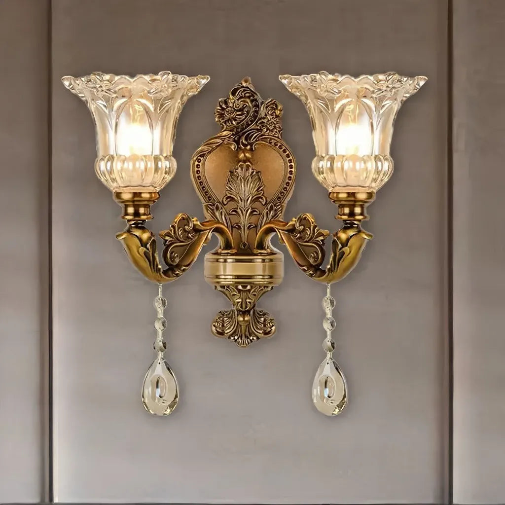 Applique da parete in stile classico con paralume in vetro per camera da letto