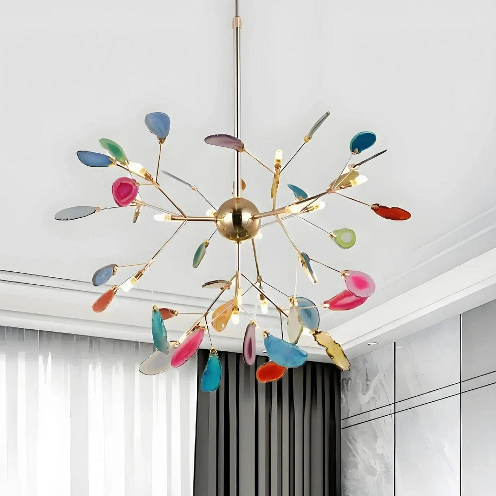 Lampadario sputnik colorato dal design moderno con elementi in agata per soggiorno