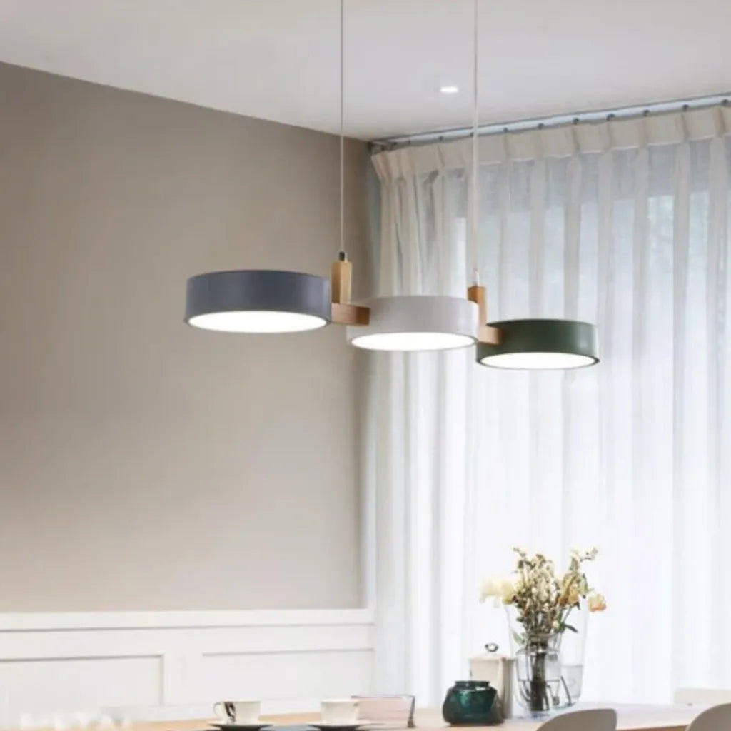 Lampadario a tre luci LED per cucina in stile nordico in metallo con diffusori rotondi dimmerabile