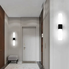 Applique LED da bagno con diffusore tubolare in vetro dimmerabile IP44