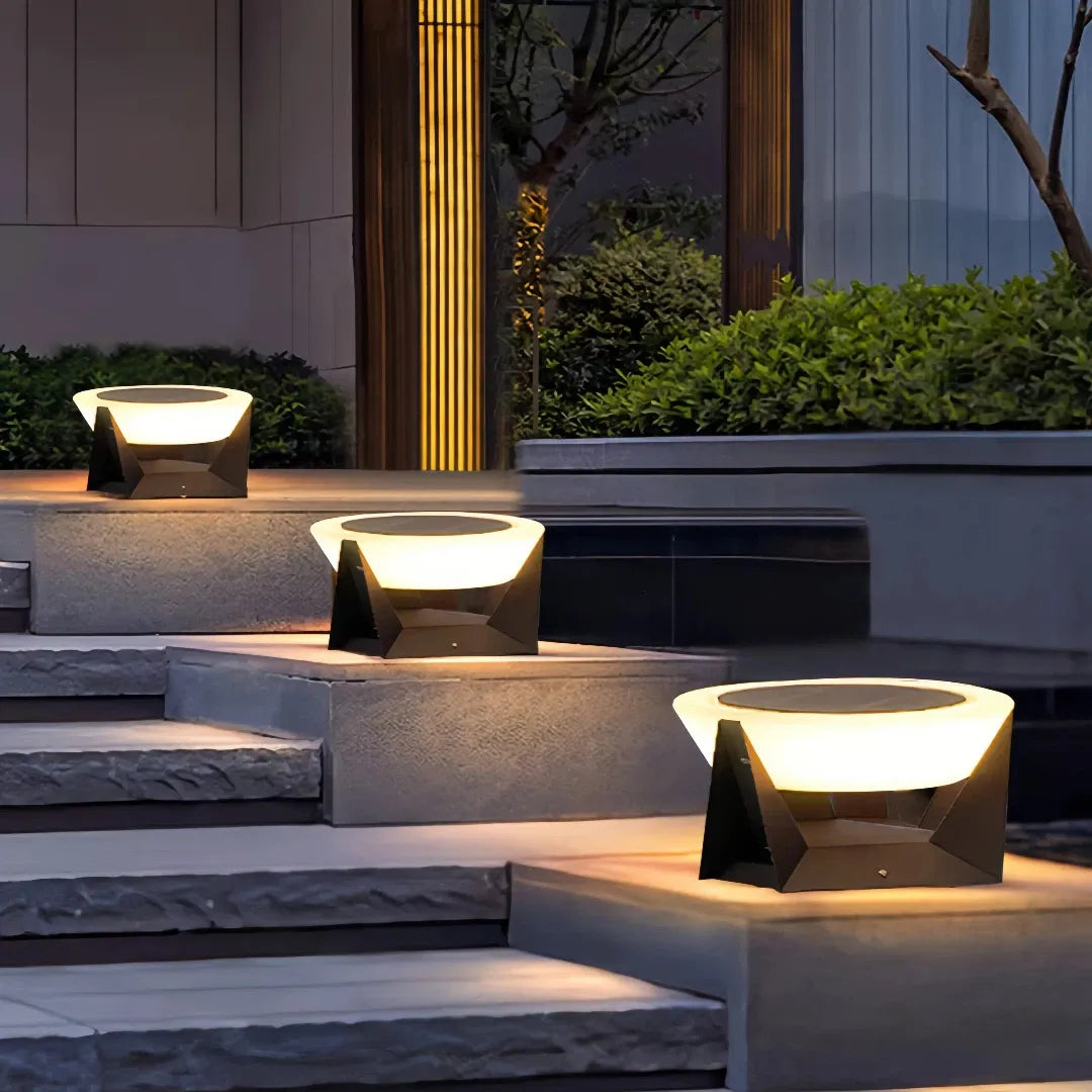 Lampada da pilastro solare a LED con diffusore a disco per giardino