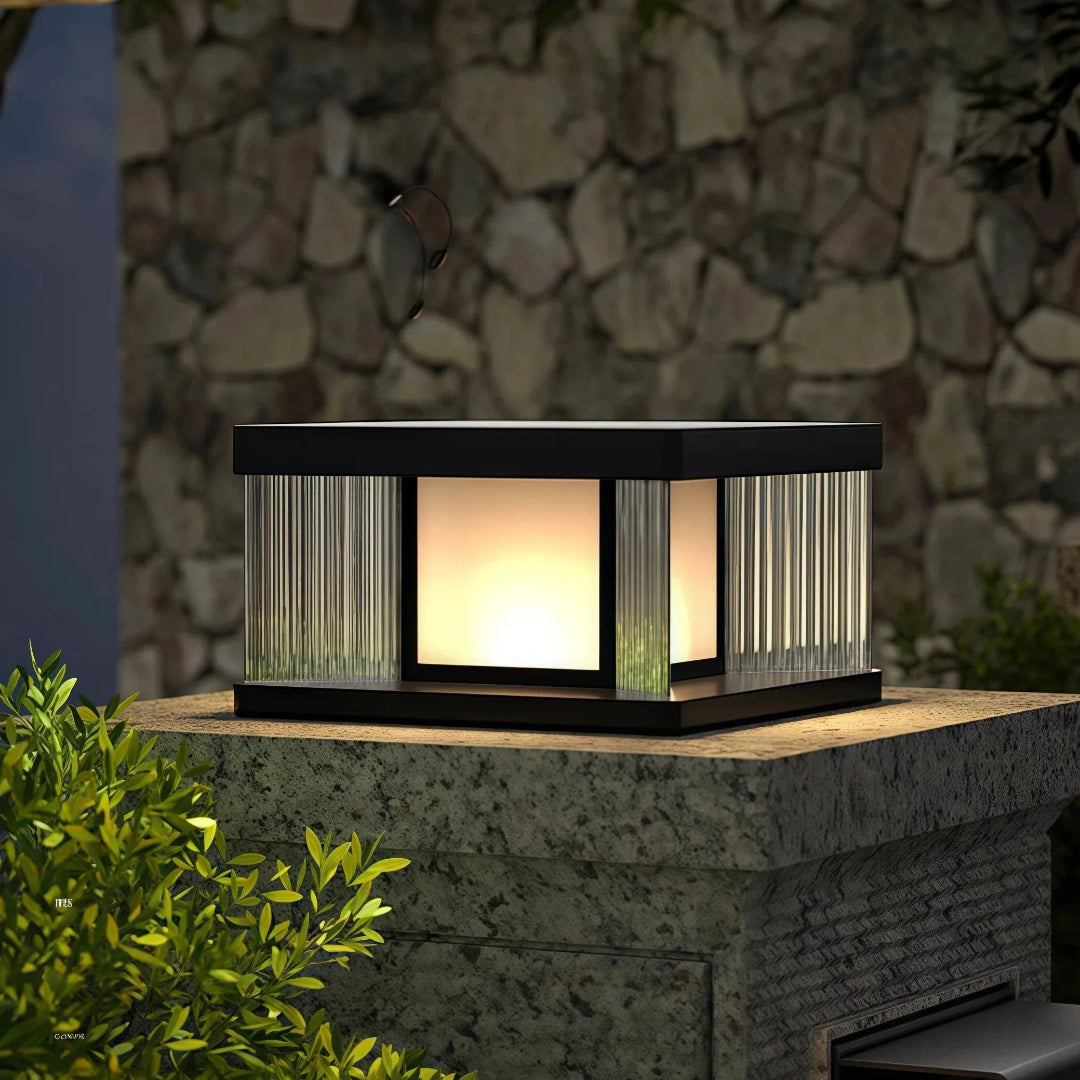 Lampada da pilastro moderna da esterno solare a LED con pannelli scanalati per giardino