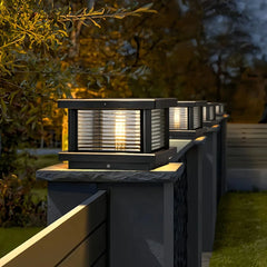 Lampada da pilastro contemporanea cubica in vetro trasparente rigato per giardino
