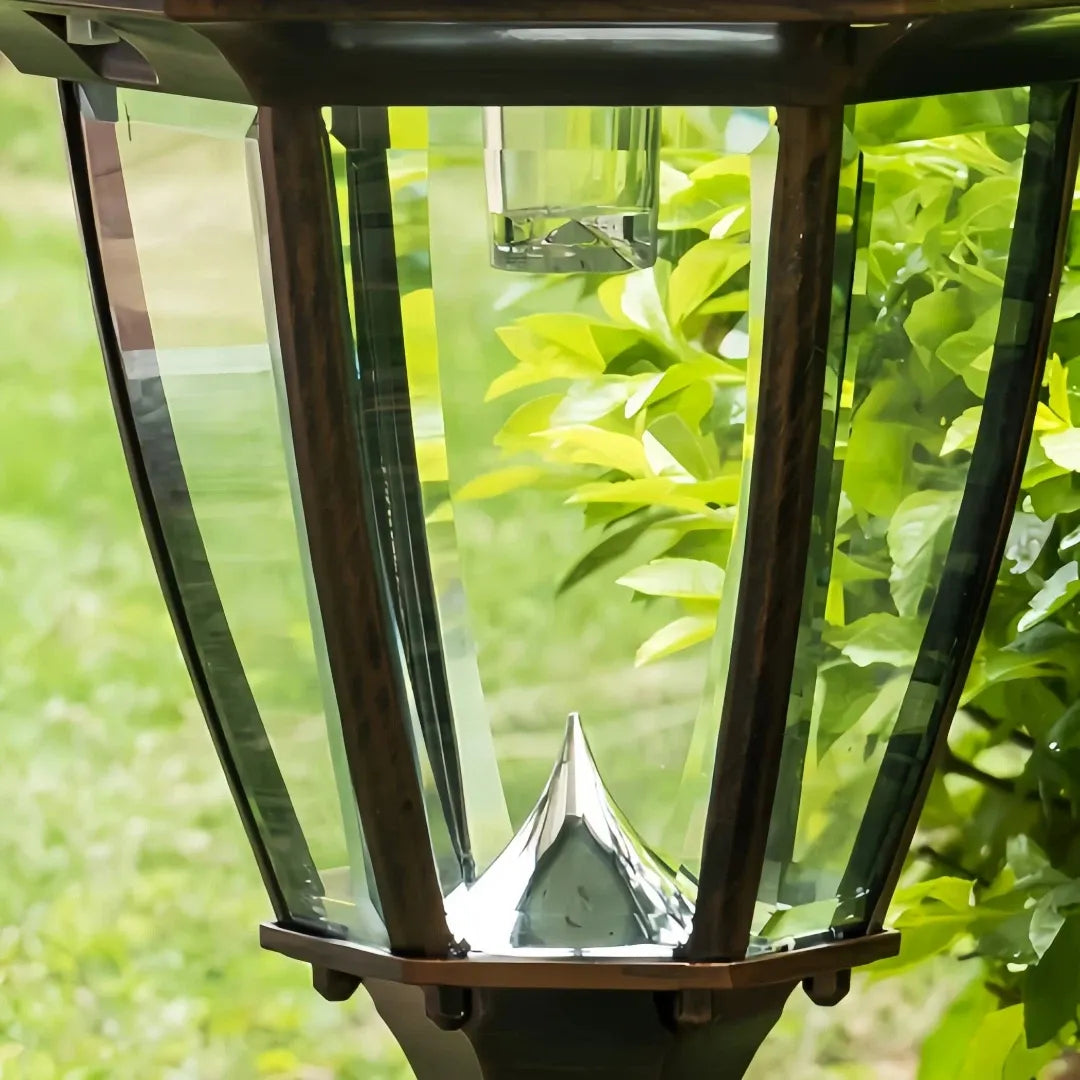 Paletto solare da giardino a lanterna moderna con paralume in vetro e LED