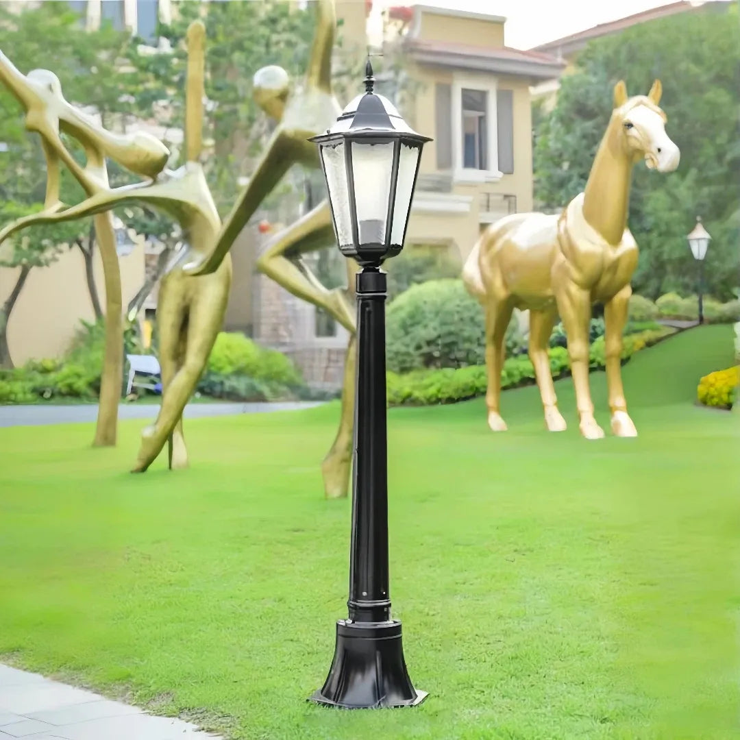 Lampioncino da giardino classico in vetro satinato a forma di lanterna