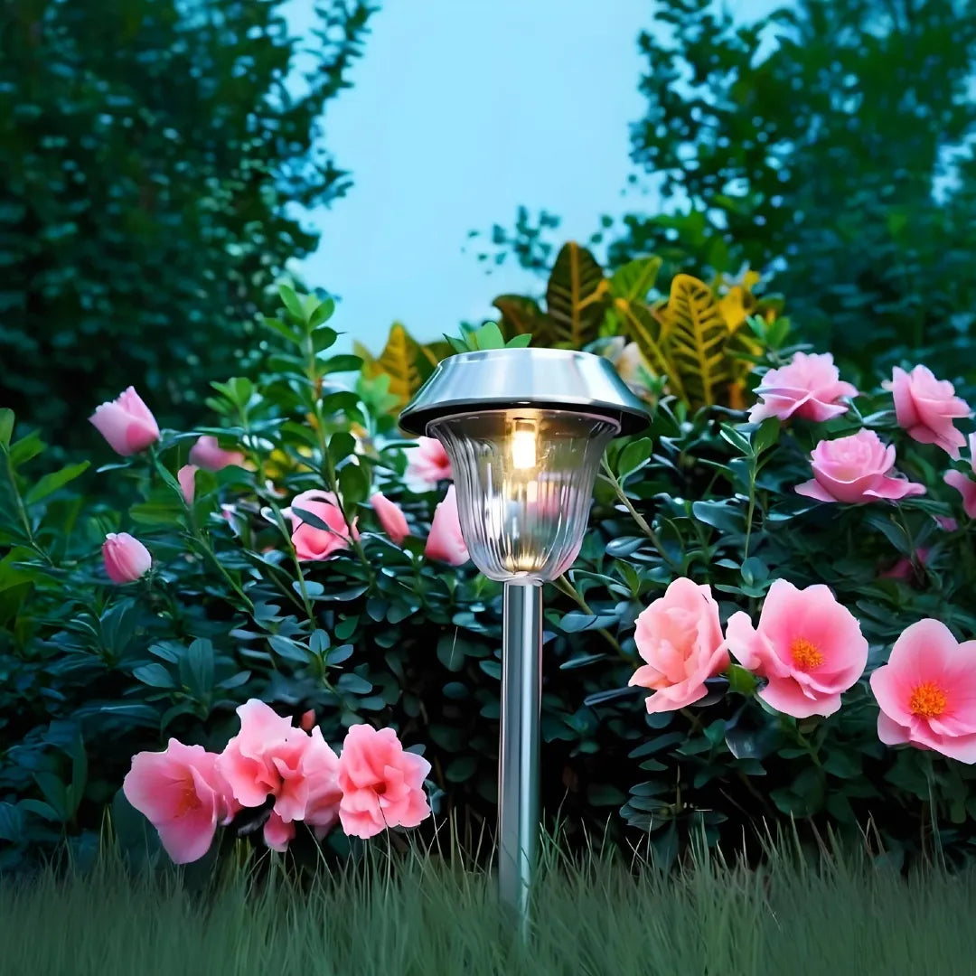 Paletto LED solare da giardino in acciaio inox dal design minimalista