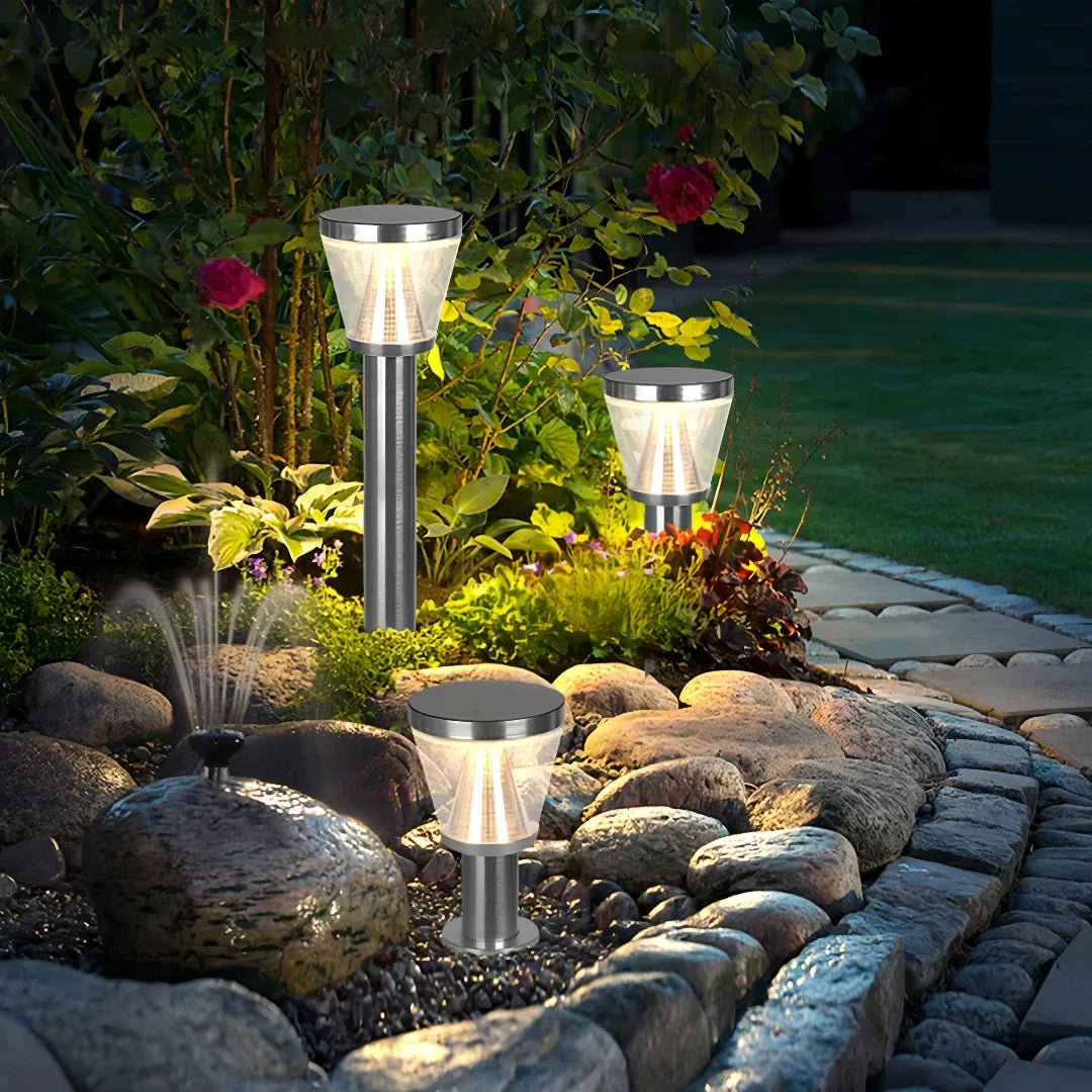 Paletto da giardino solare LED con diffusore conico dal design contemporaneo