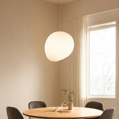 Lampadario a sfere bianche stile nordico per sala da pranzo