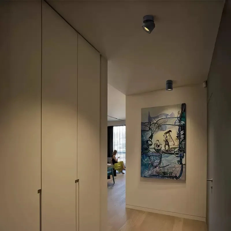 Faretto LED orientabile da soffitto in metallo dal design nordico