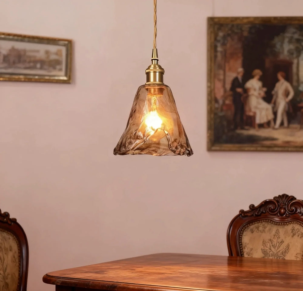 Lampadario in vetro ambrato con struttura in ottone stile anni 50 per sala da pranzo