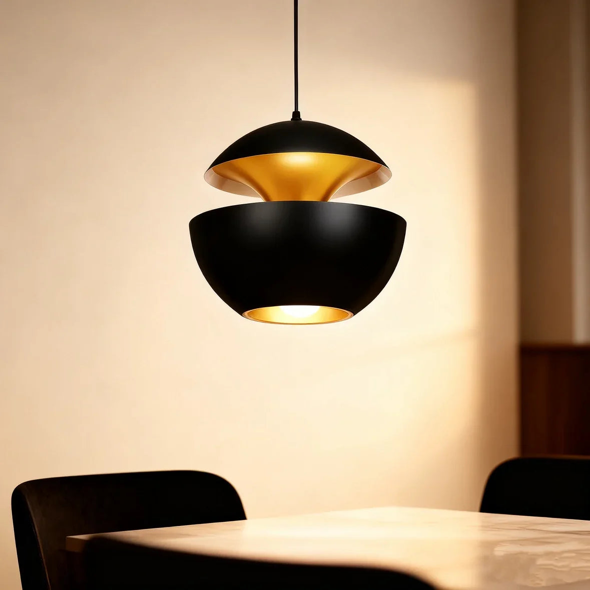 Lampadario a sospensione in metallo moderno a forma di fungo per sala pranzo