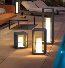 Lampada solare da terrazzo rettangolare moderna in metallo nero con LED