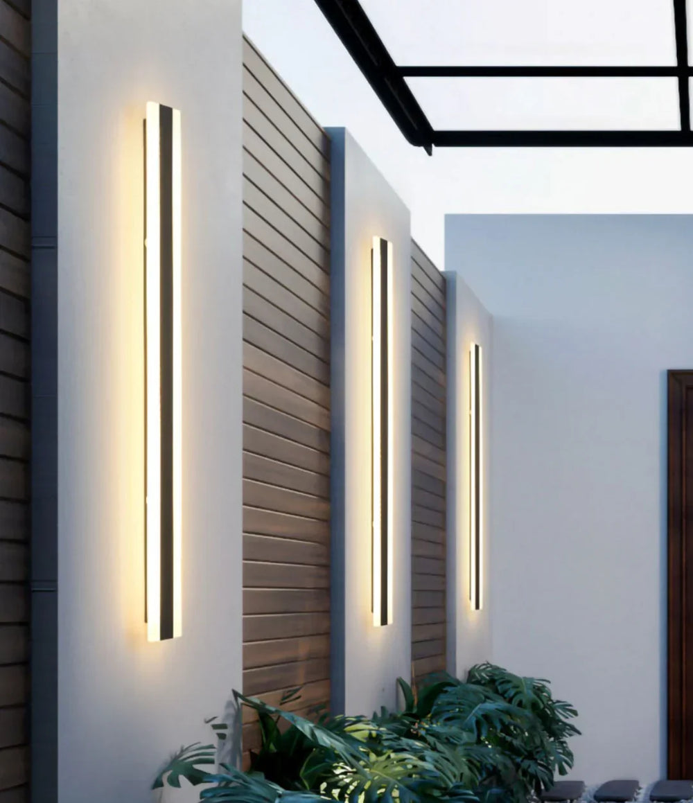 Applique barra da esterno LED con sensore di movimento minimal in metallo nero