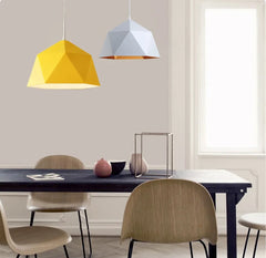 Lampadario a campana moderno in metallo dal design geometrico per la sala da pranzo