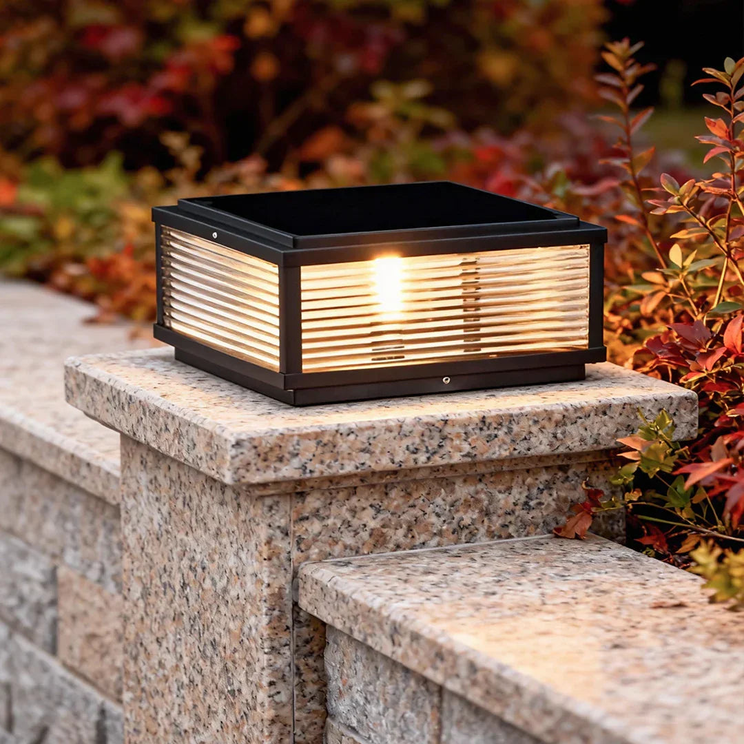 Lampada da pilastro quadrata in vetro a LED solare con sensore crepuscolare per giardino