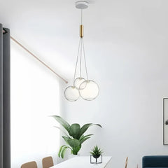 Lampadario moderno a sfere in vetro trasparente per la sala da pranzo