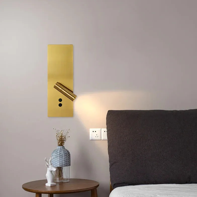 Applique moderna rettangolare con faretto orientabile per camera da letto e luce d’atmosfera integrata