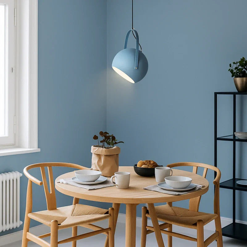 Lampadario a sospensione a sfera orientabile in metallo dal design nordico per la sala da pranzo