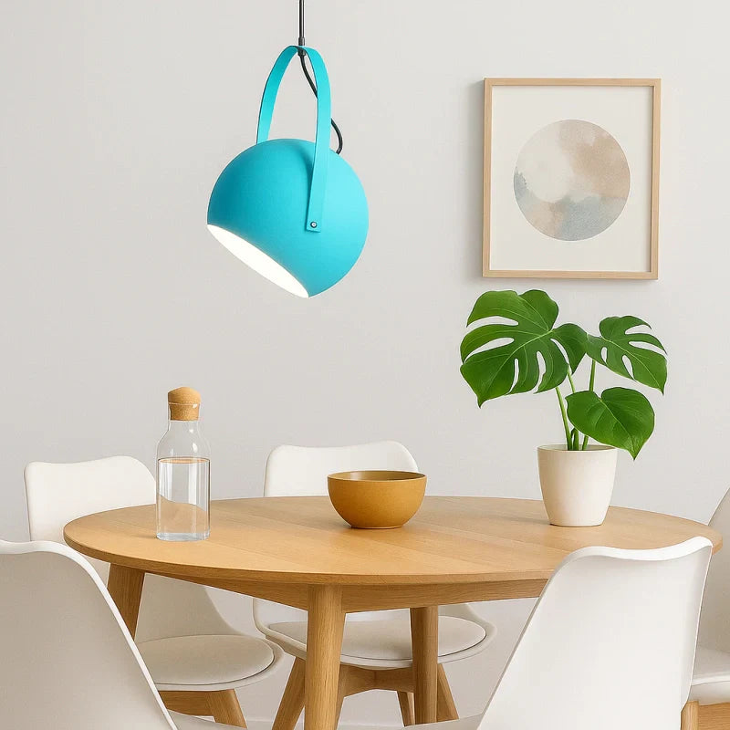 Lampadario a sospensione a sfera orientabile in metallo dal design nordico per la sala da pranzo