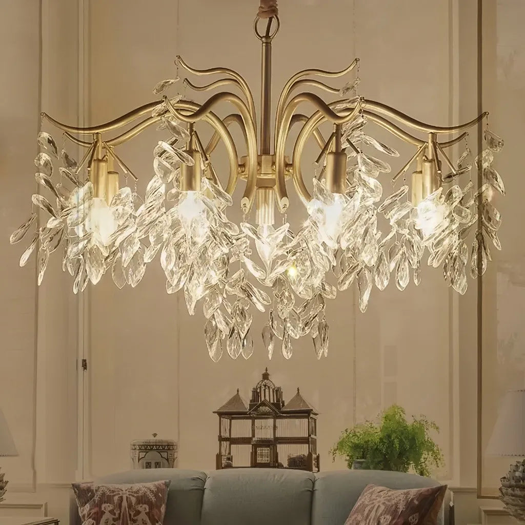 Lampadario moderno con gocce di cristallo e foglie decorative per soggiorno