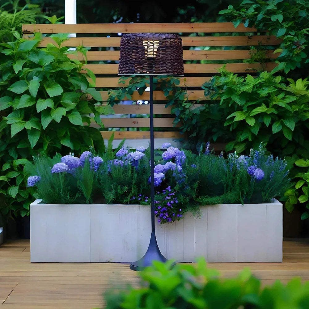 Lampada da terra per esterno in rattan stile nordico LED solare altezza 176 cm per terrazzo