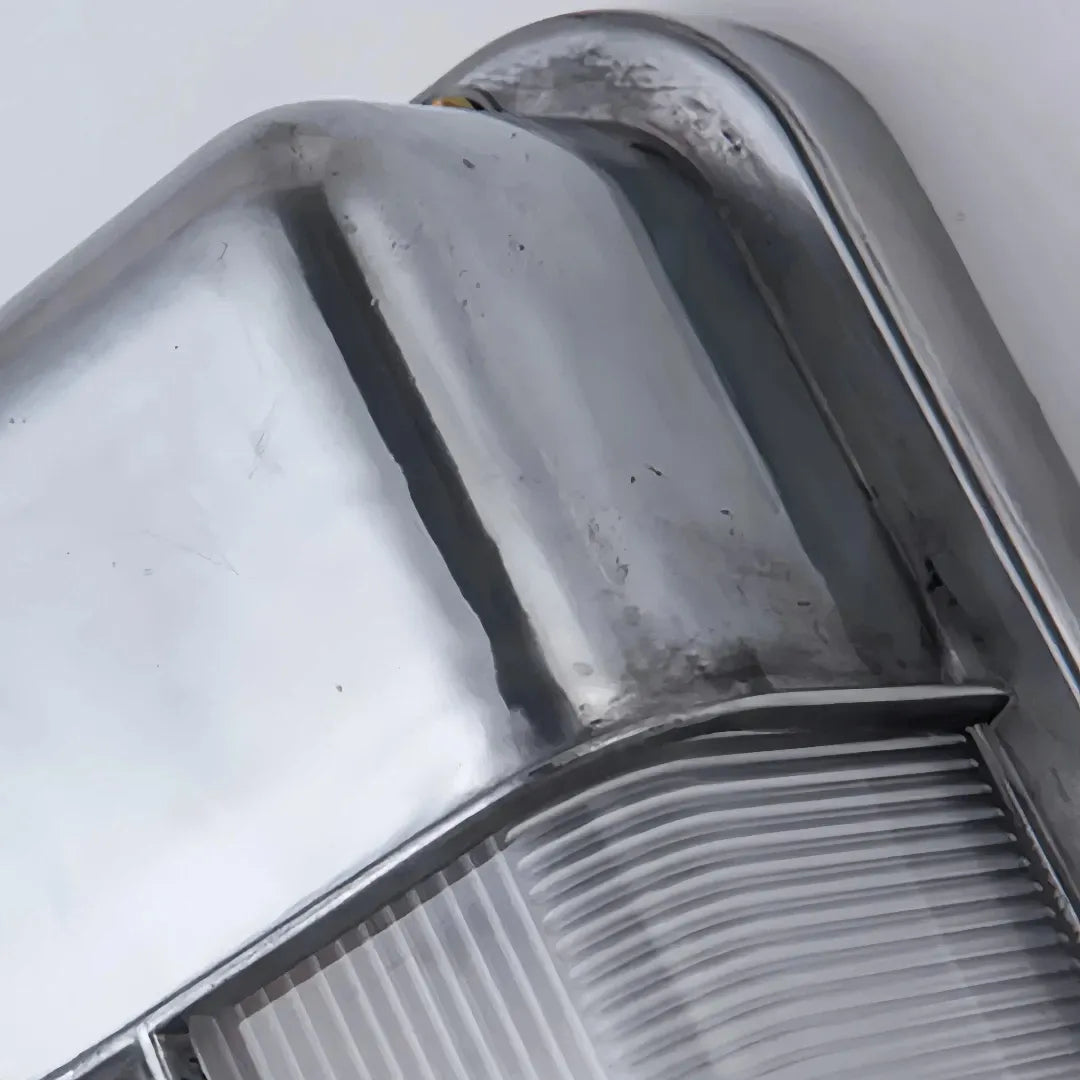 Applique da esterno industriale con finitura in argento spazzolato per portico