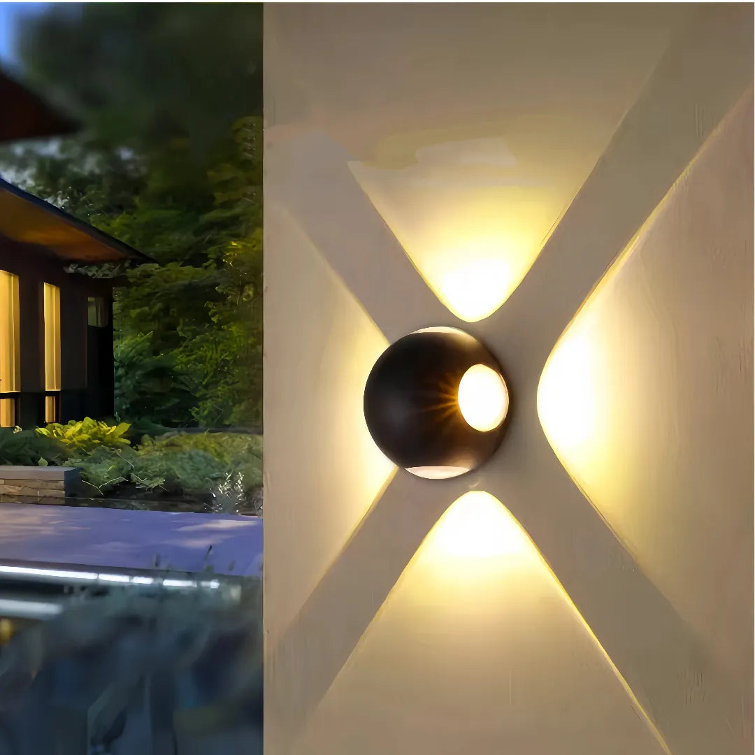 Applique per esterno con intersezione di fasci luminosi LED design moderno a sfera per balcone