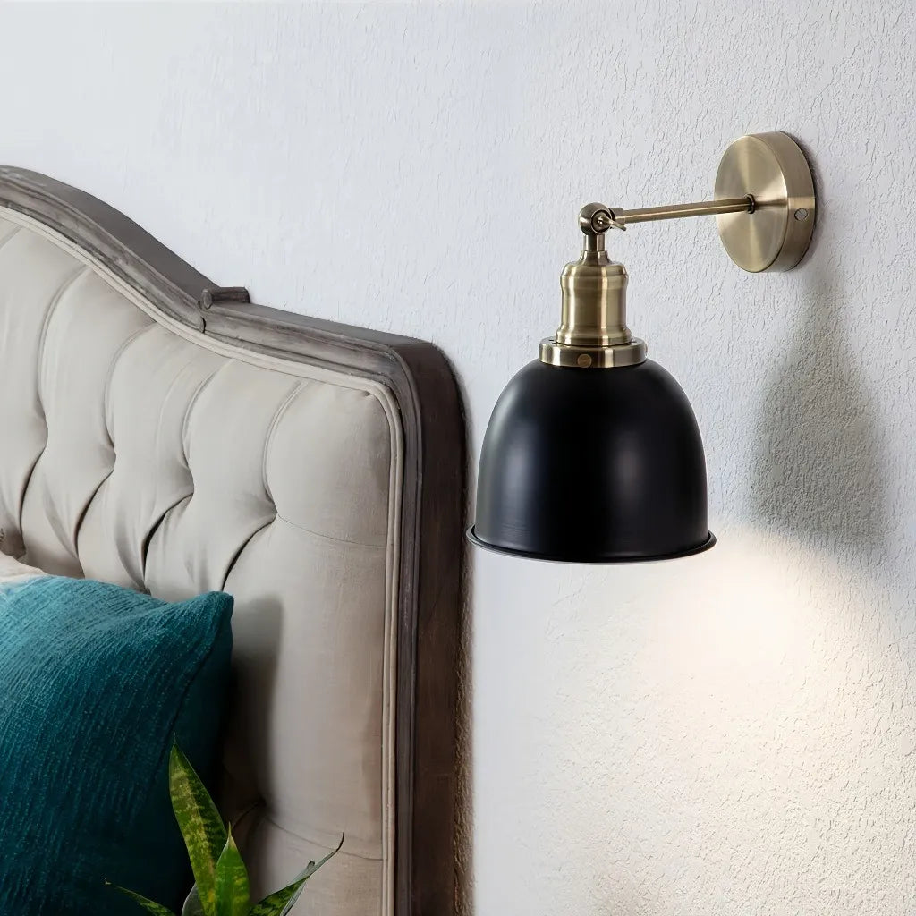 Applique orientabile per camera da letto dimmerabile dalla forma a campana in stile nordico industriale