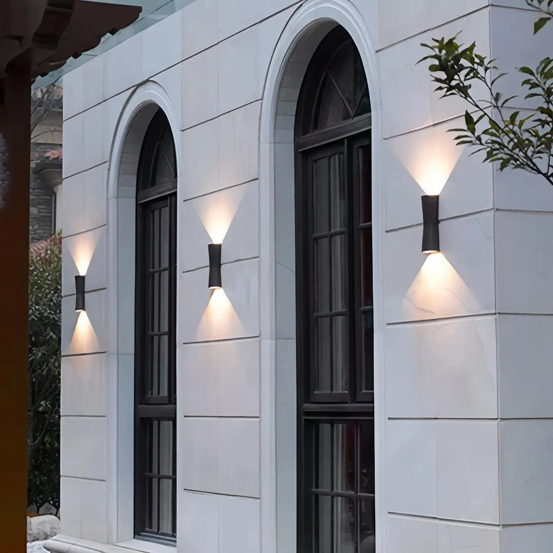 Applique doppio fascio da esterno a LED minimalista a forma di clessidra per balcone