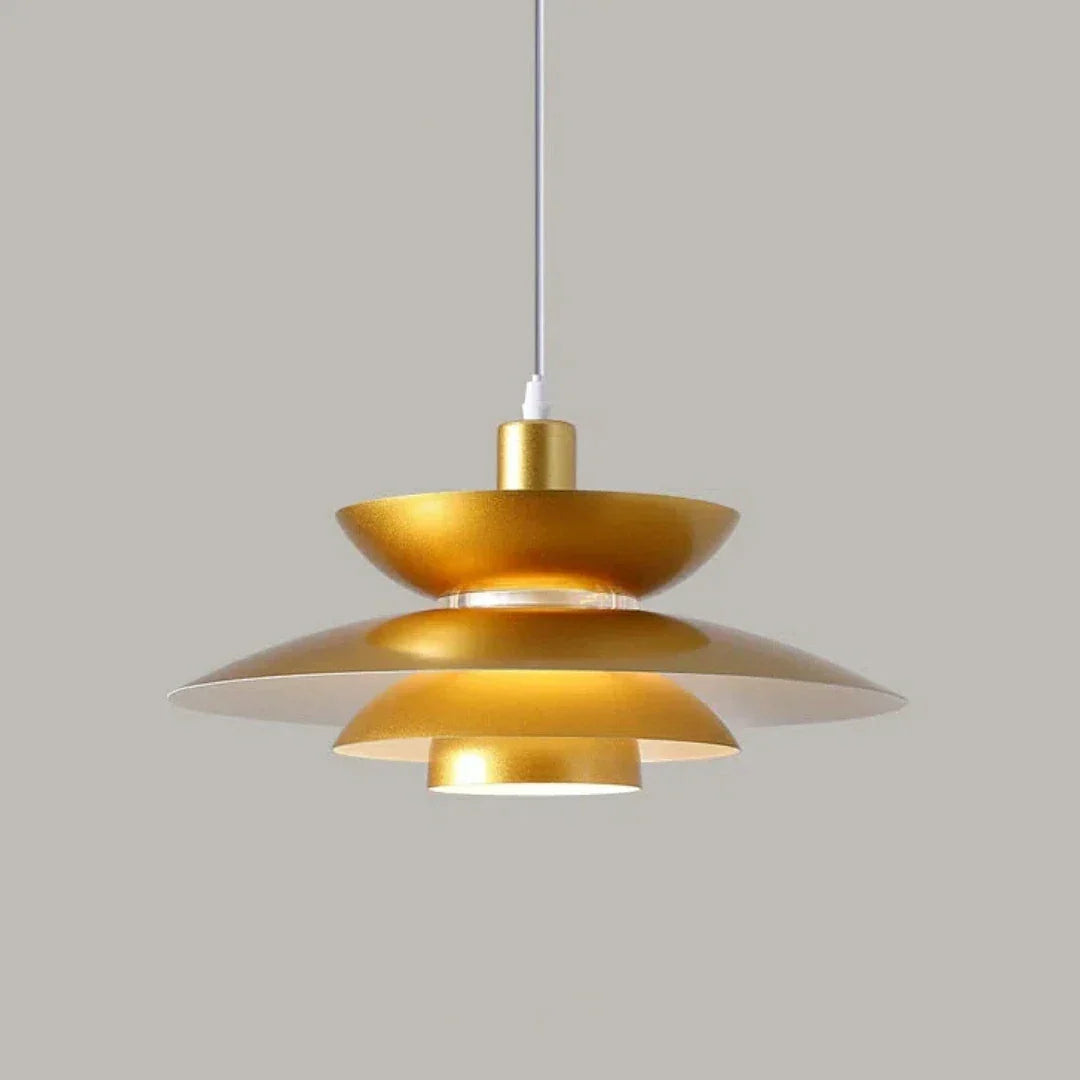 dettaglio paralume in metallo lampadario nordico